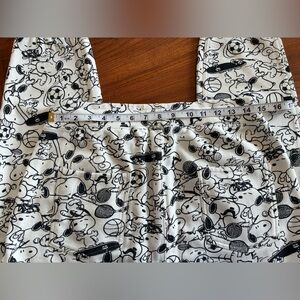 Levi’s Snoopy NWOT sweatpants